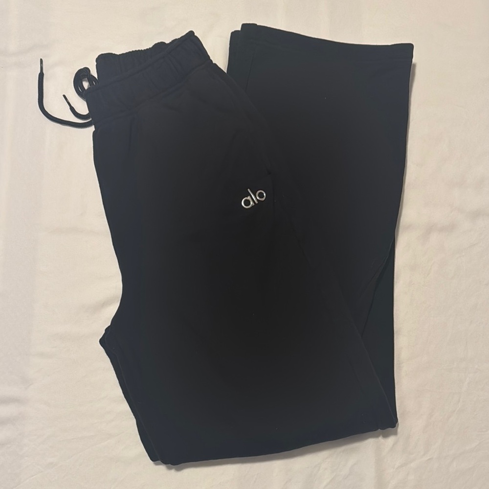 ALO Accolade Straight Leg Sweatpants